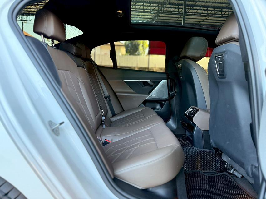ปี2023 BMW i5, eDrive40 M SPORT โฉม G60 รูปที่ 9