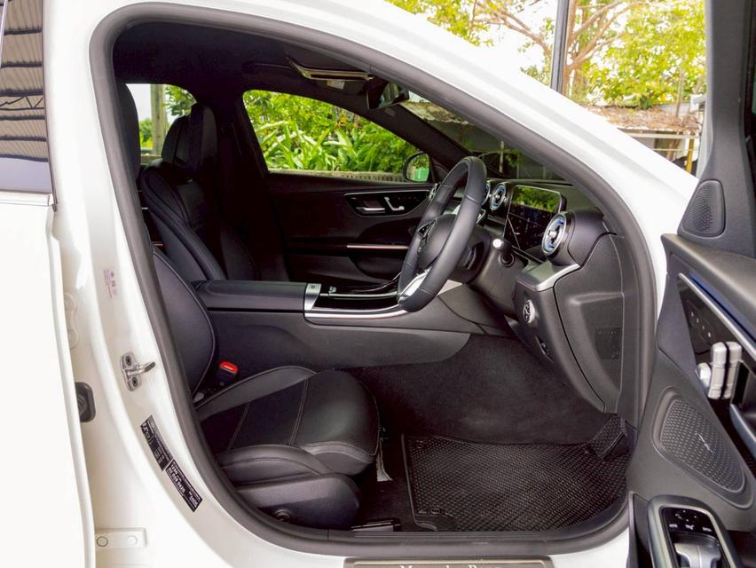 Mercedes Benz C220d AVANTGARDE ปี 2023 จด 2025 17