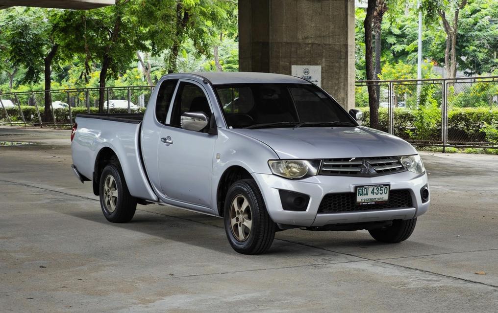 Mitsubishi Triton 2.4 GLX Cab MT 2011  2