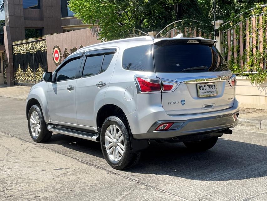 Isuzu MU-X 3.0DA DVD ปี17 2