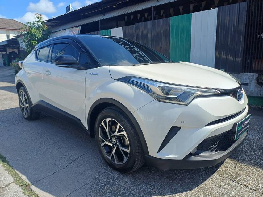 ปี2019 TOYOTA C-HR AT TOP เบนซิน HYBRID OFFTION เต็มๆ
