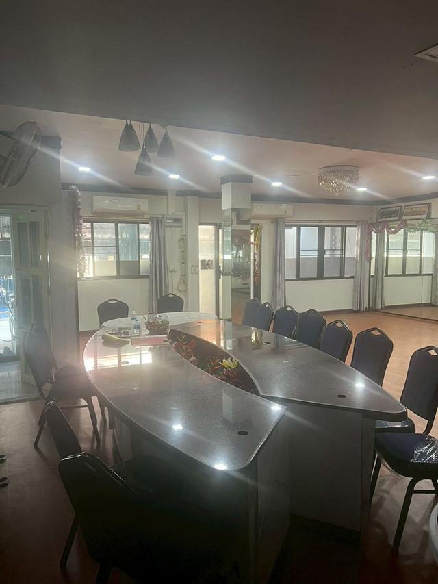 ขายสำนักงาน 3 ชั้น เนื้อที่ 63.6 ตร.วา  โครงการเสริมสิริ ถนนพระยาสุเรนทร์ (ซอย รามอินทรา 109) แขวงบางชัน เขตคลองสามวา กรุงเทพฯ 8