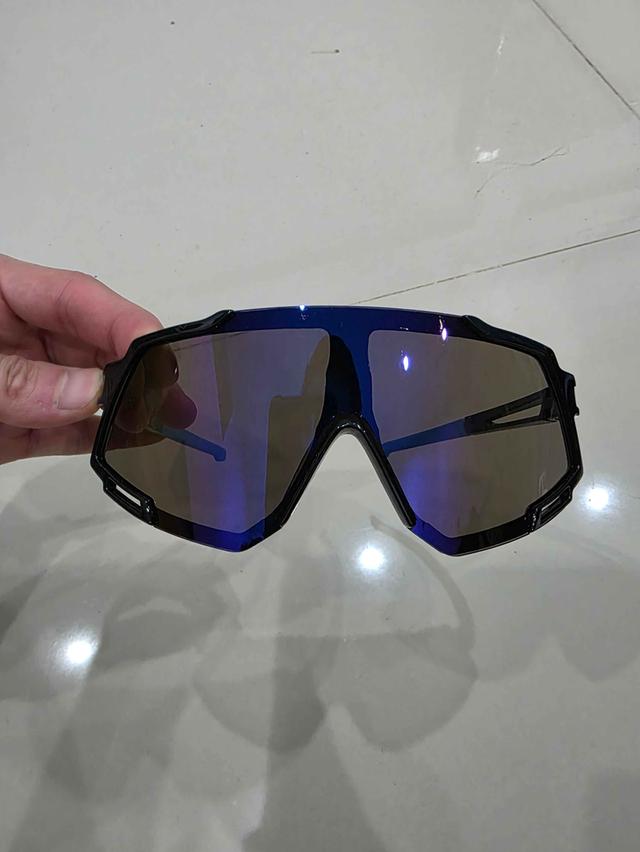 A.แว่นจักรยาน แว่นกันแดด SUN GLASSES สวย เดิมๆ หายาก วินเทจ เท่ อย่างดี สภาพใหม่ๆ พร้อมส่ง รูปที่ 4