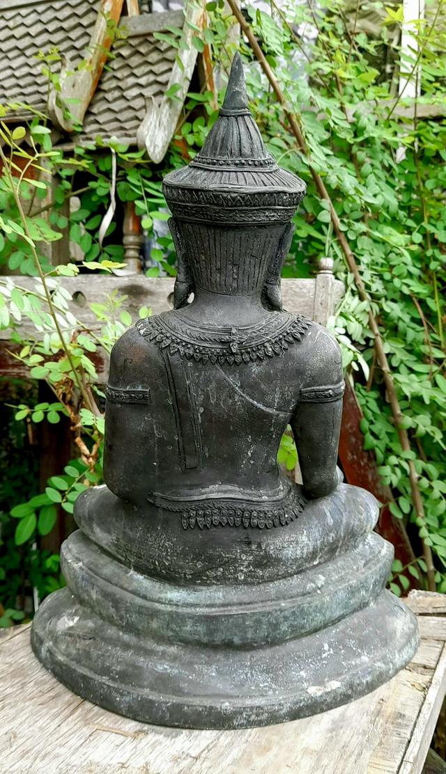 พระลพบุรี พระพุทธรูปทรงเครื่อง พระชัย พระบูชาศิลปะลพบุรี หน้าตัก9นิ้ว เนื้อทองเหลือง รูปที่ 3