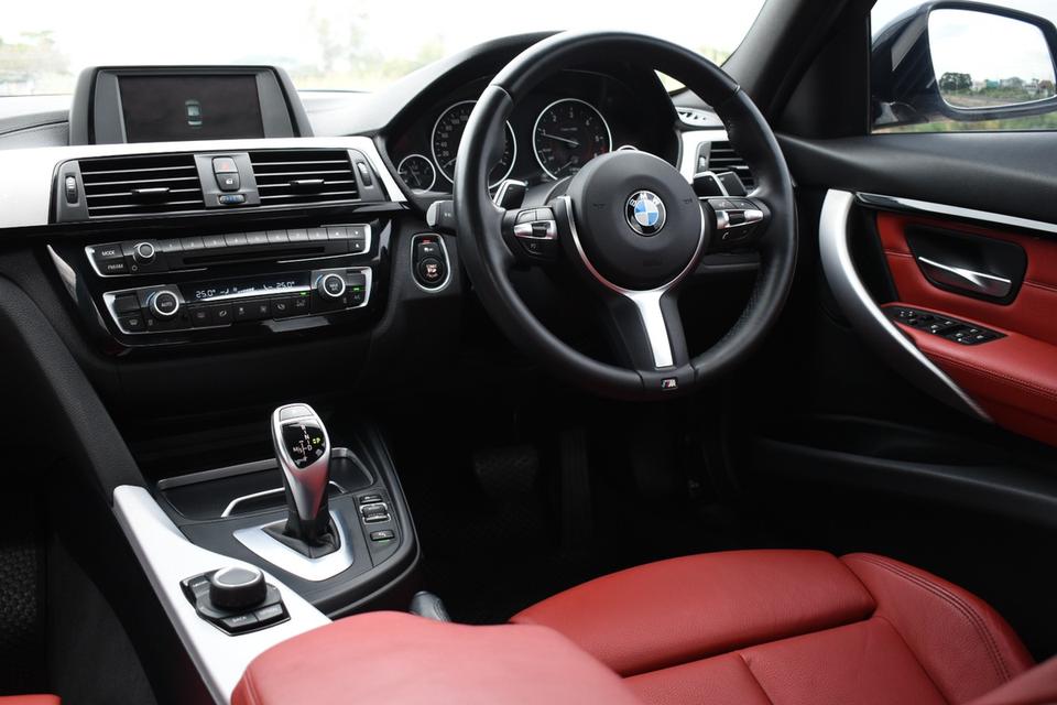 Bmw 320d M SPORT 4