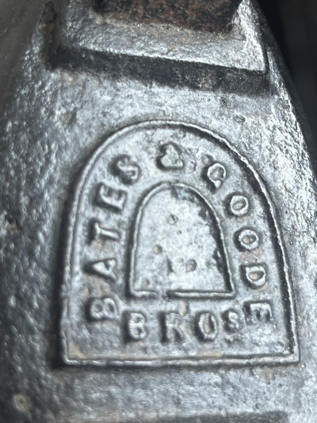 BATES & GOODE BROS เตารีดถ่านบริษัทจาก  🇬🇧 (อังกฤษ)  ปลายศตวรรษที่ 19 – ต้นศตวรรษที่ 20 (ประมาณ ค.ศ. 1880–1920)