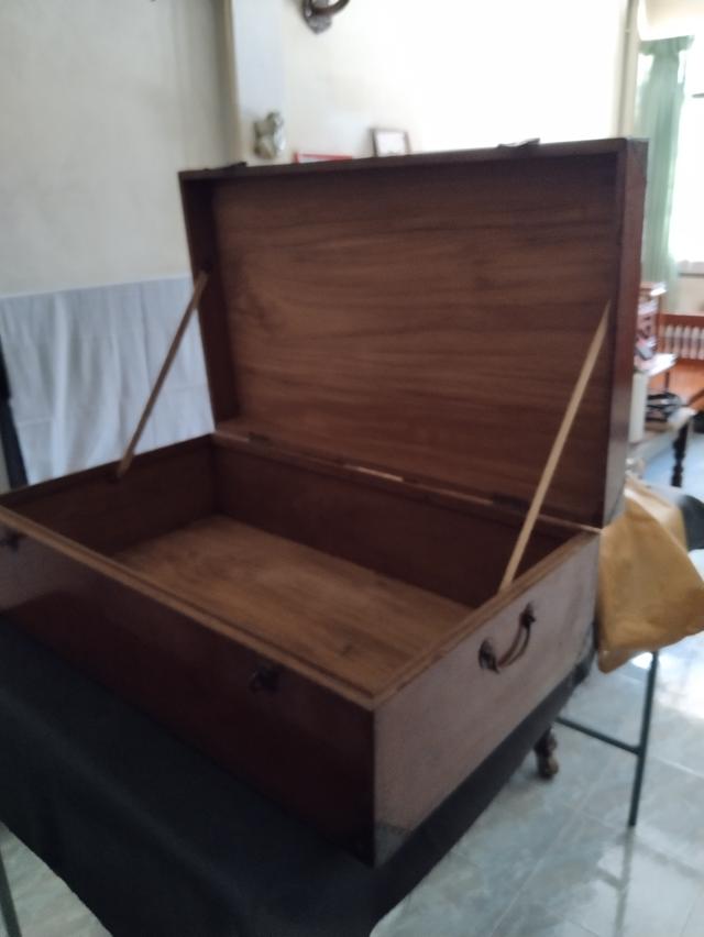 โต๊ะหมู่บูชาห,หีบไม้สัก