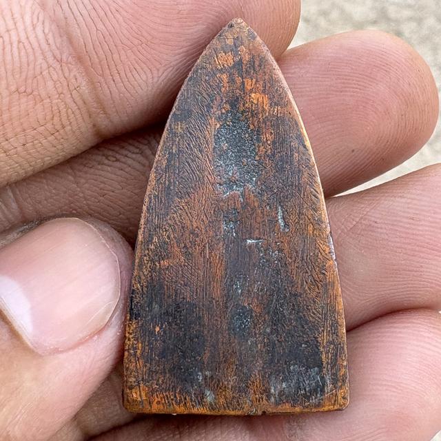 หลวงปู่ทวด วัดช้างให้ เหรียญหล่อเตารีดปี05 รูปที่ 2