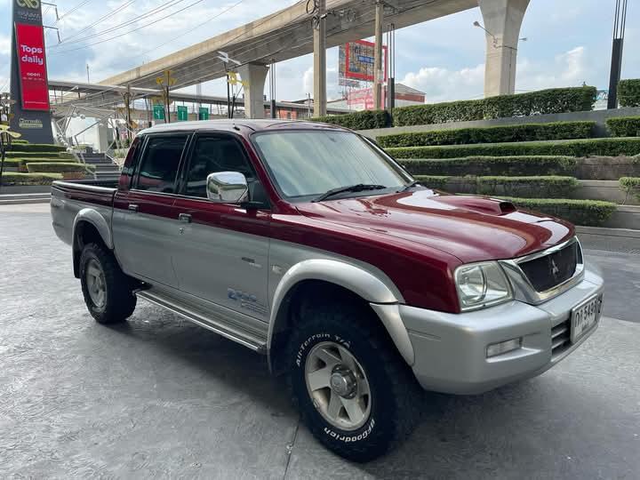 Mitsubishi Strada Grandis สีแดง 5