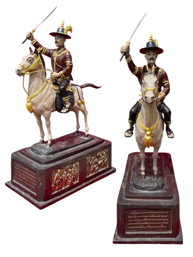 สมเด็จพระเจ้าตากสินมหาราช ทรงม้าออกศึก วัดสุทธาราม (ธนบุรี) ปี2546 เนื้อโลหะผสม รูปที่ 3