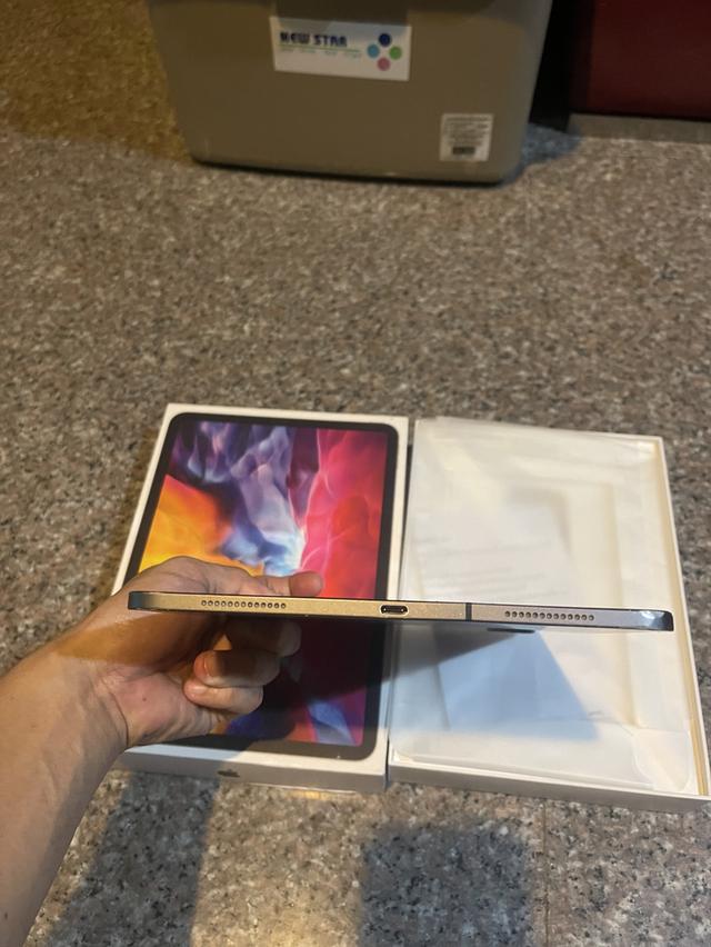 ขายiPadPro11นิ้วสีดำ128กิ๊กWifi Celluerใส่ซิมได้มีกล่องใช้งานดีทุกๆฟังชั่นถูกมากกกก 4