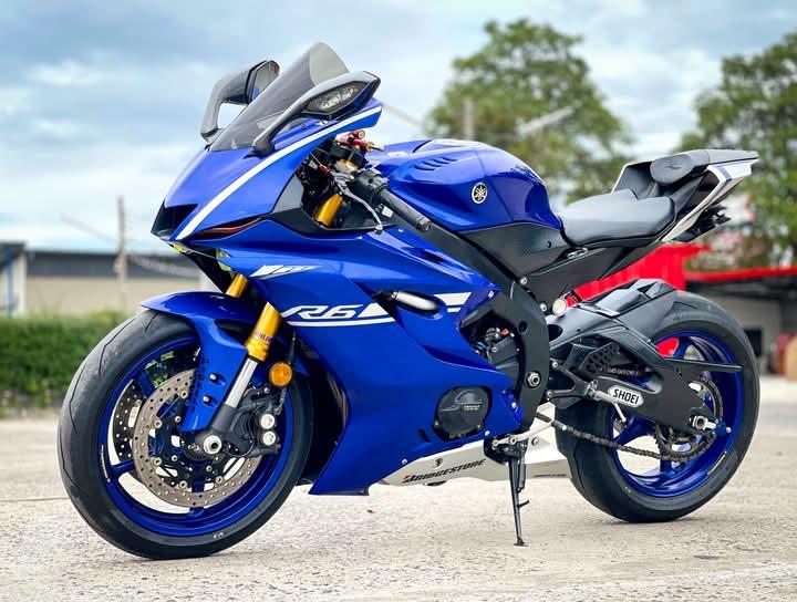 มอเตอร์ไซค์ Yamaha R6 สีน้ำเงิน 2