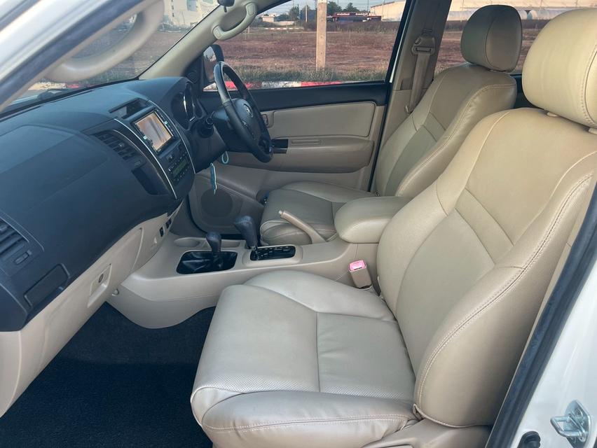 Toyota Fortuner 3.0 4WD TRD Sportivo ปี 2009 สีขาว เกียร์ออโต้ รูปที่ 13