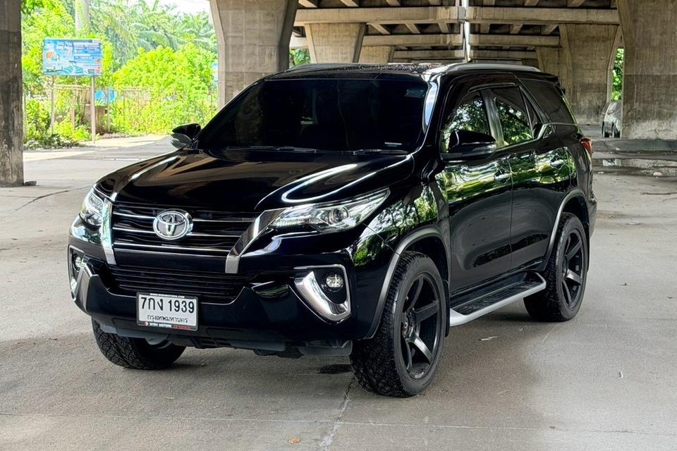 2018 Toyota Fortuner 2.4 V 4WD AT รถสวย มือเดียว ป้ายแดง ไมล์น้อย รุ่นท๊อป ออฟชั่นครบ 4WD