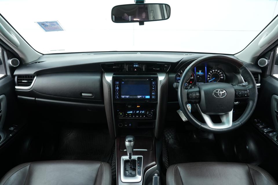 2015 TOYOTA FORTUNER 2.7 V 2WD SUV สีขาว เครื่องยนต์เบนซิน เลขไมล์ 102204 กม. 9