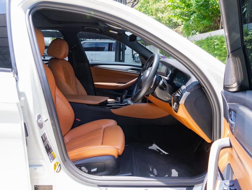 (แจ้งรหัสรถ 12AT9394) BMW 530e 2.0 M Sport โฉม G30 | ปีจด : 2020 รูปที่ 15