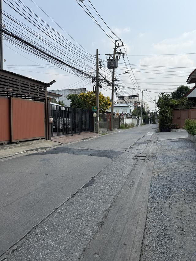 ขาย ที่ดินพร้อมสิ่งปลูกสร้าง ซ. ลาดพร้าววังหิน 48 ขนาด 95 ตร.ว. 3