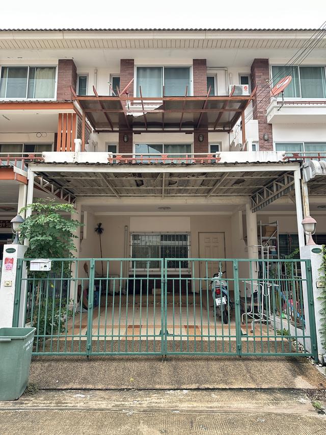 ขายทาวน์โฮม 3 ชั้น หมู่บ้านศุภาลัยวิลล์ ทำเลทอง ฝั่งตรงข้าม มข. ถือกระเป๋าเข้าอยู่ได้ทันที 1