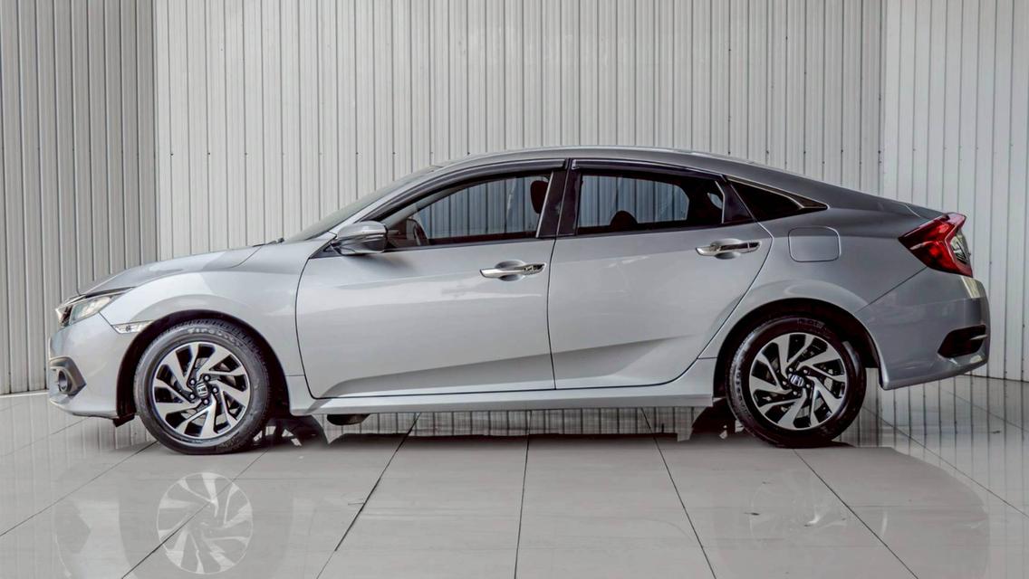 HONDA CIVIC 1.8 EL ปี 2017 สีเทา โฉม FC-FK ปี16-21 รูปที่ 4