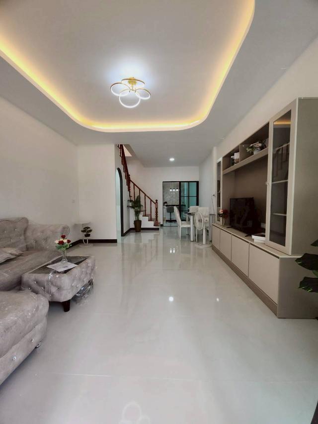 ทาวน์เฮ้าส์ หลังมุม ดอนเมือง วิภาวดี หมู่บ้านอยู่เจริญ นัดชมบ้าน 085-318-6868 คุณวา 4