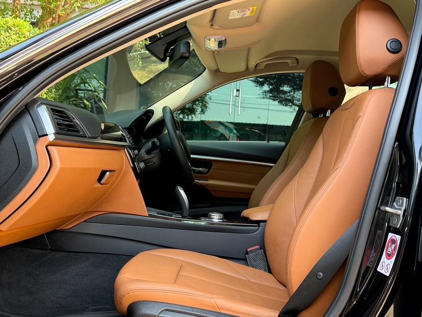 2018 BMW 320D CELEBRATION EDITION LCI รถมือเดียวออกป้ายแดง รถวิ่งน้อยเพียง 45,000กม รถเข้าศูนย์ทุกระยะ รถไม่เคยมีอุบัติเหตุครับ รูปที่ 13