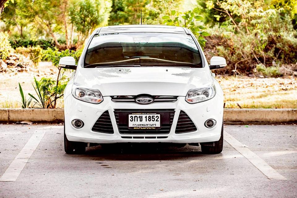 Ford Focus 2.0 Sunloof Sport สีขาว  ปี 2014 ท๊อปสุด มือเดียว ขับดีมากๆ 3