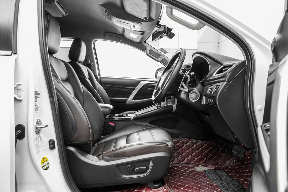 2019 Mitsubishi Pajero Sport 2.4 GT Premium Elite Edition 2WD SUV สีขาว เลขไมล์ 41570 กม. 14