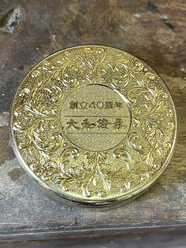 ตลับหมึกสีแดง ชุปทองคำบริสุทธิ์ 24K GP รุ่นฉลองครบรอบ40ปีShuniku ลายดอกเบญจมาศ 6