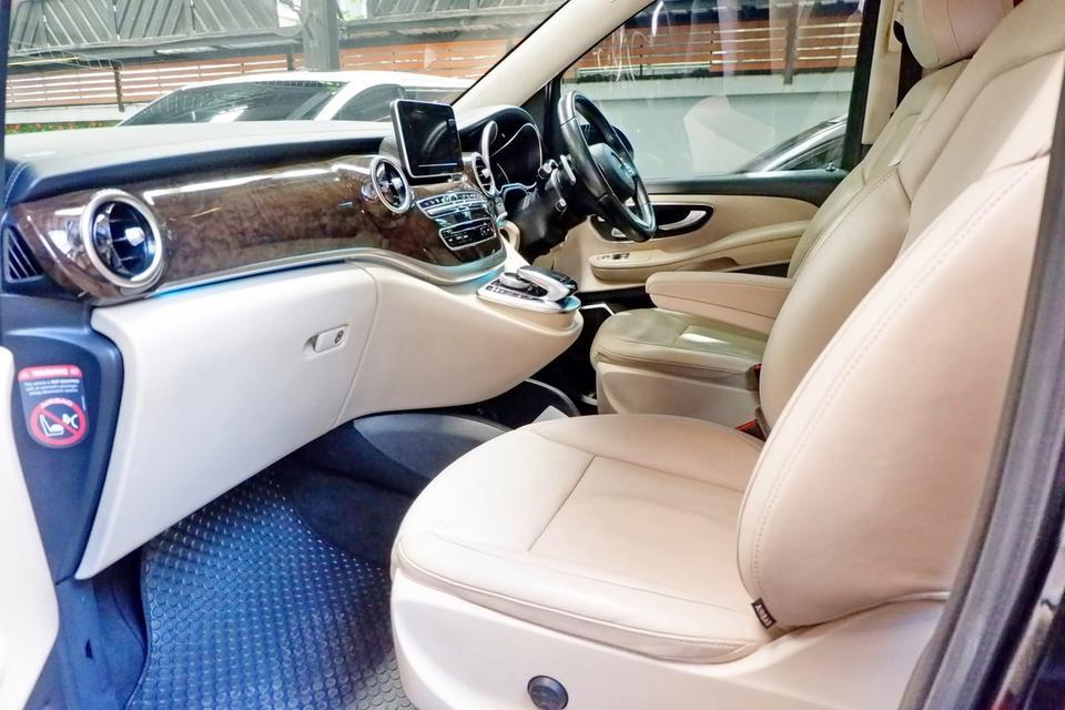 Mercedes-Benz V 250 d  7 ที่นั่งป้ายขาวดำ ปี 2017 13