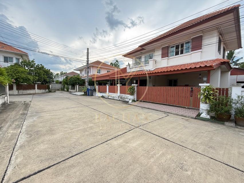 บ้านเดี่ยวหลังใหญ่ ทำเลดี ราคาต่ำกว่าตลาด เพียง 4.5 ล้านบาท พร้อมเข้าอยู่ หรือซื้อไว้รีโนเวททำกำไรก็คุ้ม     หมู่บ้านเนเจอร์ โฮม วงแหวน–พระราม 5 2