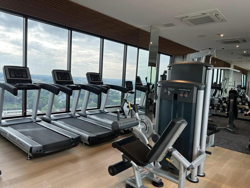 🏙️ คอนโดมิเนียมย่านเศรษฐกิจ พร้อมคลับเฮ้าส์ สระว่ายน้ำ และระบบรักษาความปลอดภัย 24 ชม. 8