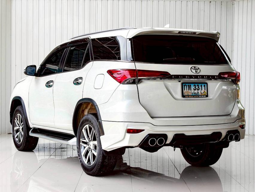ขาย Toyota Fortuner 2.4V ปี20 7