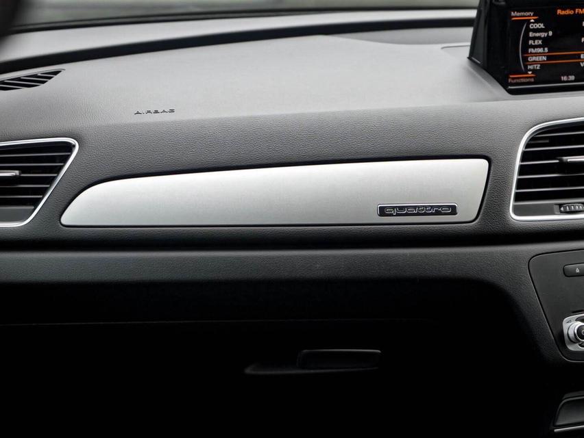 Audi Q3 2.0 Quattro SUV 2014 รถศูนย์ Audi มือเดียวป้ายแดง 8