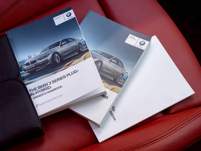 BMW 330e Sport ปีจด 2018 เจ้าของเดียว รถสวยไม่มีอุบัติเหตุ ยางปี 2025 18