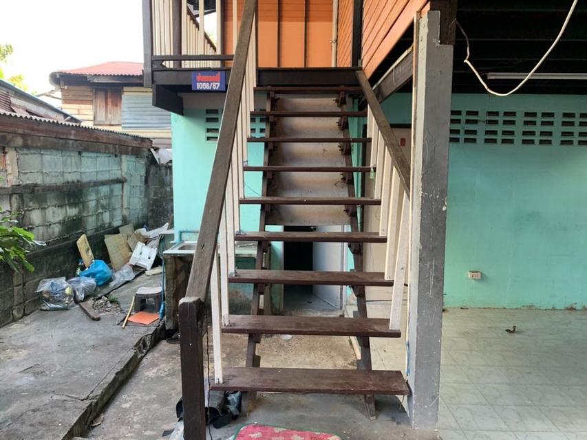ขายบ้านเดี่ยว 2 ชั้น ครึ่งปูน ครึ่งไม้ รถยนต์จอดในบ้านได้ ใกล้รถไฟฟ้าสามแยกไฟฉาย และโรงพยาบาลศิริราช 13
