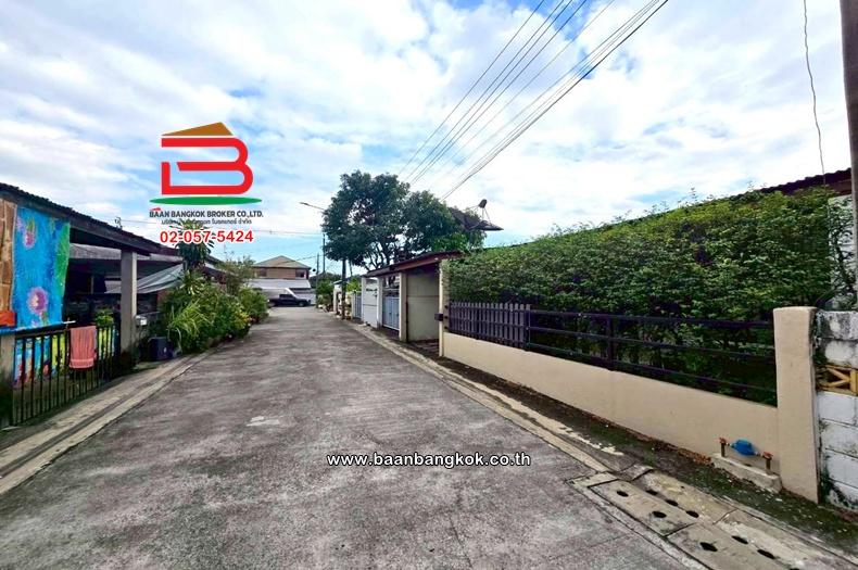 บ้านเดี่ยว เนื้อที่ 39.5 ตร.ว. หมู่บ้านเทพทิพย์นิเวศน์ ซอยย่อย 7 (ซอยสายไหม 10) ถนนพหลโยธิน แขวงสายไหม เขตสายไหม 2