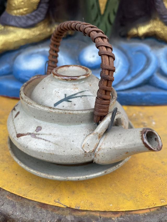 กาน้ำชาญี่ปุ่น ลายดอกหญ้า น้ำเคลือบสีขาวมันปู ไซต์กลาง David Leach กาน้ำชาโบราณ 3