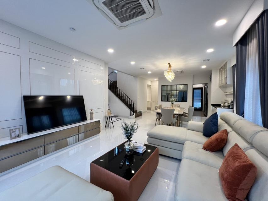 ให้เช่าคฤหาสน์หรู นันทวัน พระราม 9 – กรุงเทพกรีฑาตัดใหม่ | แปลงมุม 107 ตร.วา | 4 ห้องนอน + แม่บ้าน | เฟอร์ฯ ครบ พร้อมอย 4