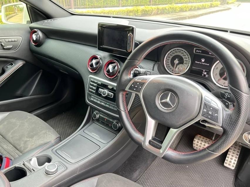 Benz A250 AMG Sport 2.0 W176 Sport Hatchback 2013  6