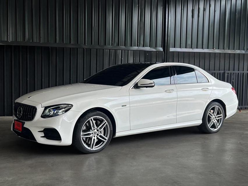 Mercedes Benz E350e AMG Dynamic Plug-in Hybrid 2019 เครื่องยนต์ เบนซิน 4 สูบ 2,000 cc. 299 แรงม้า