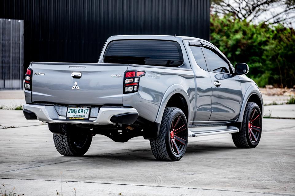 #MITSUBISHI #TRITON 2.5 GL ดีเซล MEGA CAB ปี 2017 สีเทา ไมล์แท้ 84,000 km.