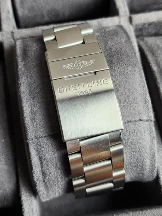 Brietling Avenger Chronograph 43 mm. Automatic Date 4