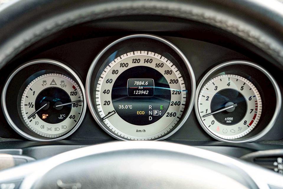 รหัสรถ NP8171 BENZ E200 COUPE AMG DYNAMIC ปีรถ : 2015 รูปที่ 15