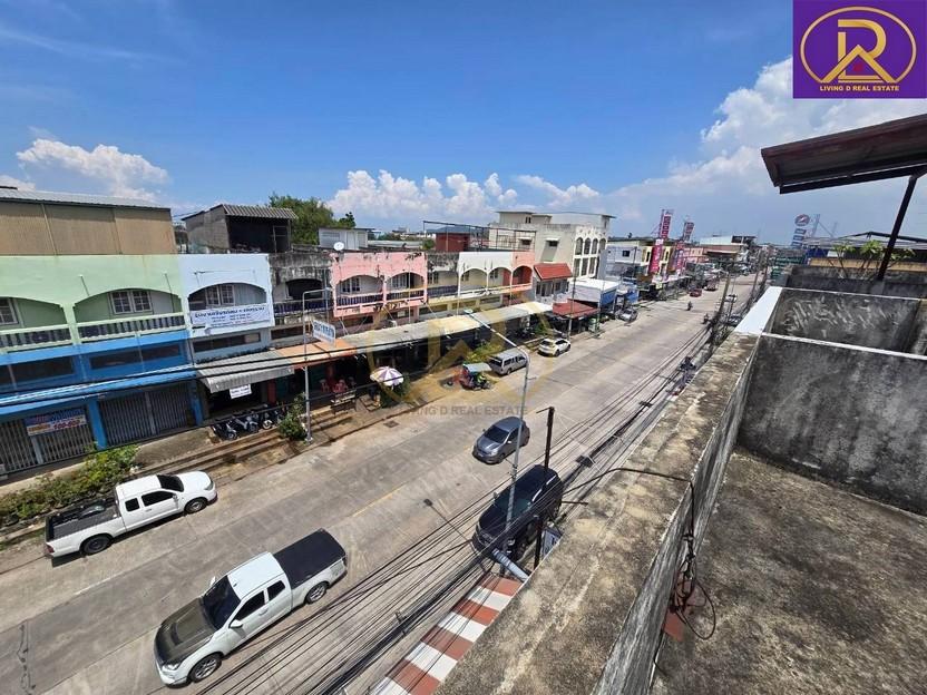 ให้เช่าอาคารพาณิชย์ ติดถนนบ้านสวน 9 ทำเลดี เหมาะทำธุรกิจ เช่าช่วงได้ ต.บ้านสวน อ.เมืองชลบุรี จ.ชลบุรี 8