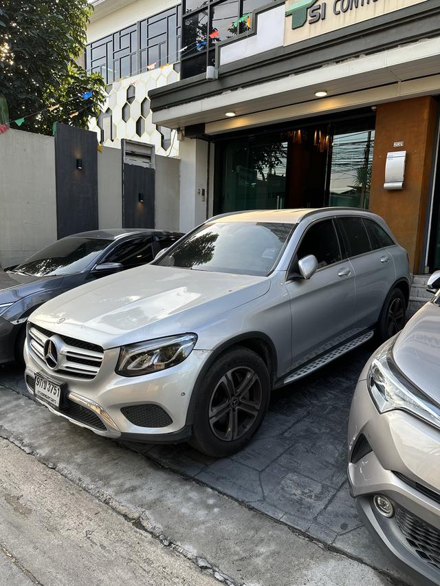 ขายด่วน Mercedes Benz GLC220d 4matic 2.1L ปี2019 สีบรอนซ์เงิน 18