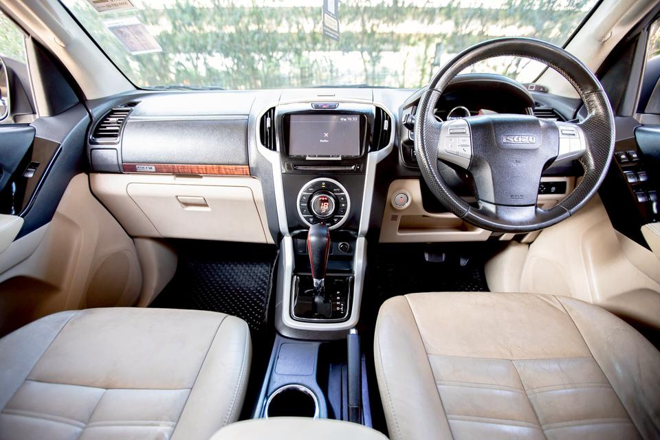 Isuzu Mu-X 1.9 DVD สีขาว ปี 2017 มือเดียวป้ายแดง 15