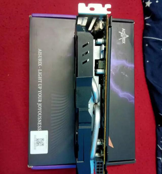 AMD Radeon RX 580 การ์ดจอสำหรับเกมมิ่งโดยเฉพาะ 3