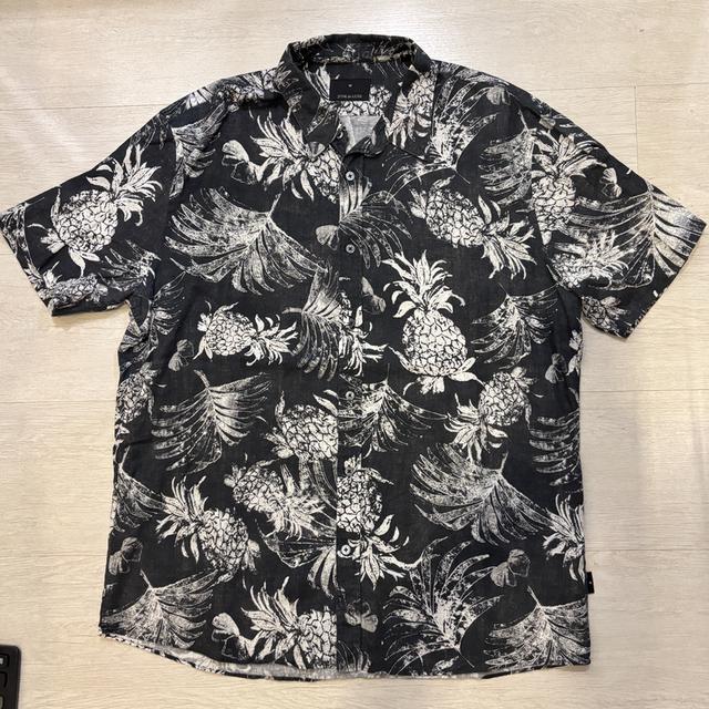 เสื้อเชิ๊ตผู้ชาย