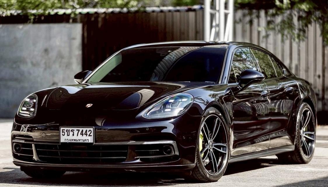 Porsche Panamera 4 Plug in Hybrid