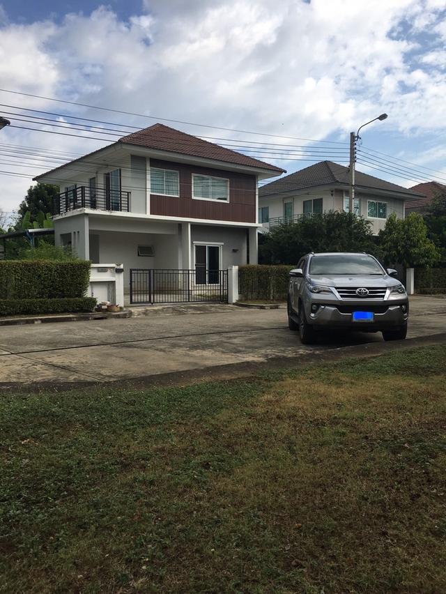 บ้านเดี่ยวสวย บรรยากาศรีสอร์ท อากาศดี บนถนนร่มเกล้า 1